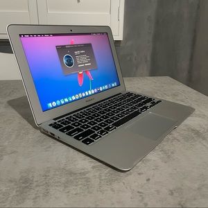 MacBook Air 2015 (i5/4/128/11.6”) + Charger